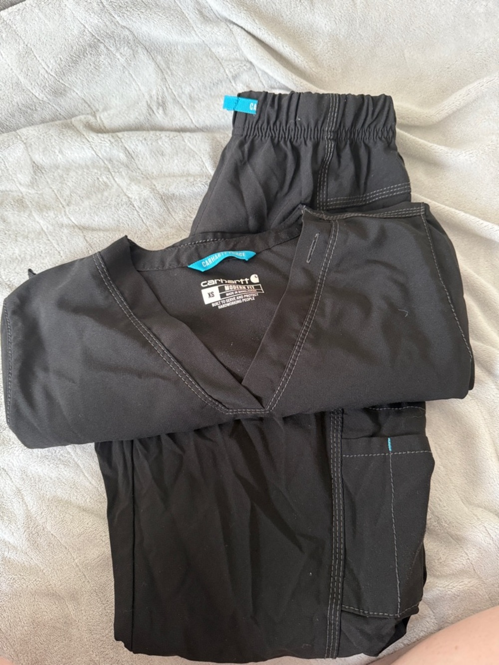 Carhartt Women’s Black Scrub Set
